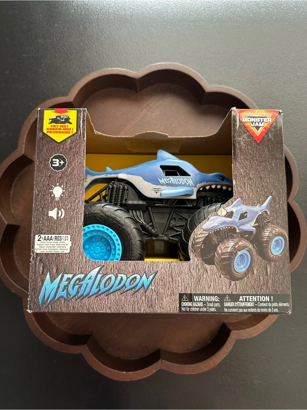 Monster Jam ~ El Toro Loco, Megalodon & Grave Digger With Lights & Sounds